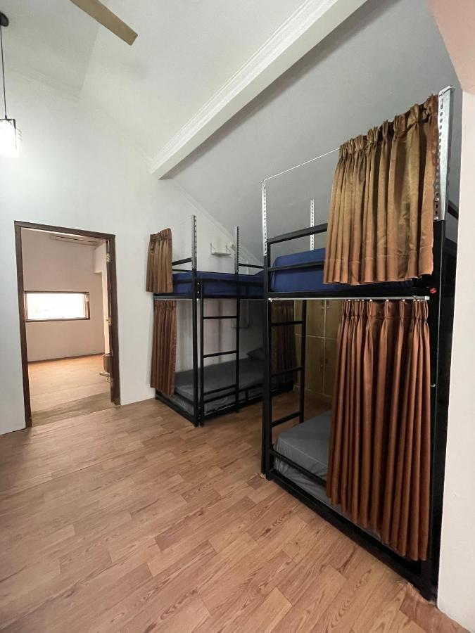 Gorga Hostel Yogyakarta Bagian luar foto